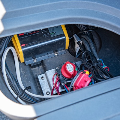 Battery switch allowing the onboard power shut down