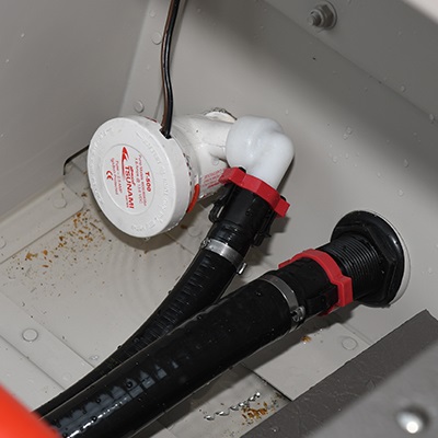 Optional bilge pump for front livewell