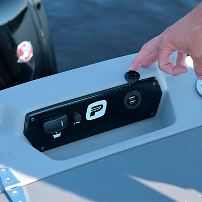 USB plugs built-in the fishing station
