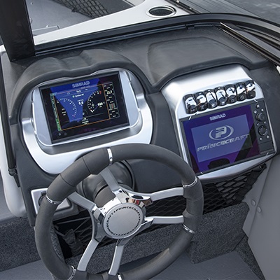 Console conducteur (montrée avec l'écran multifonctions Simrad® NSX9 optionnel - écran de droite)