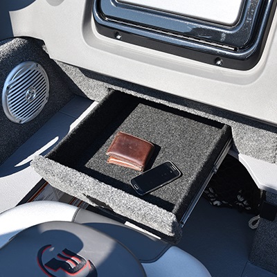 Tiroir(s) de rangement sous la(les) console(s)